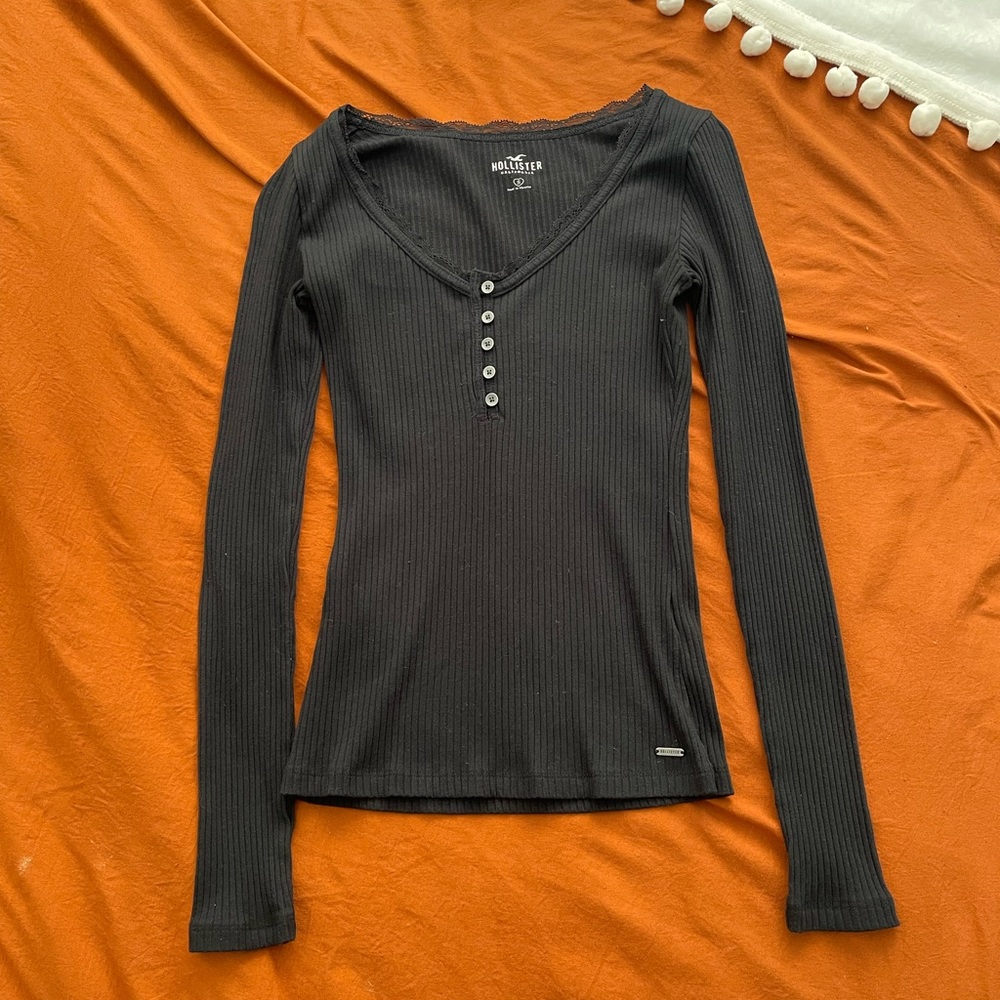Hollister top